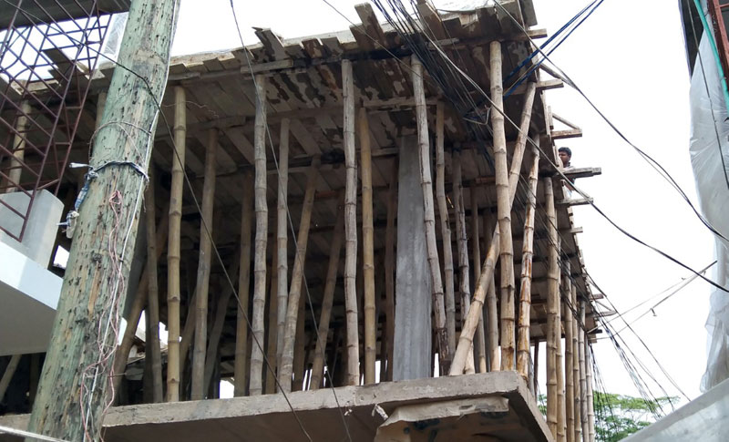 সরকারি জায়গায় আওয়ামী লীগ নেতার দ্বিতল ভবন